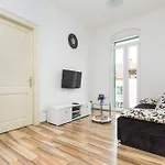 Central Old Town 3*