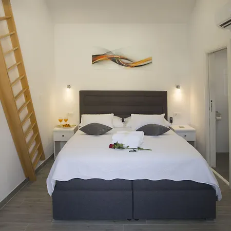 Central Old Town Guest house