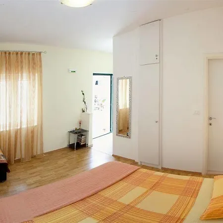 Guest house Central Old Town 3*