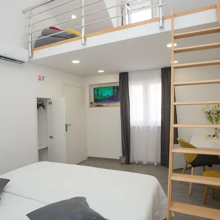 Guest house Central Old Town 3*