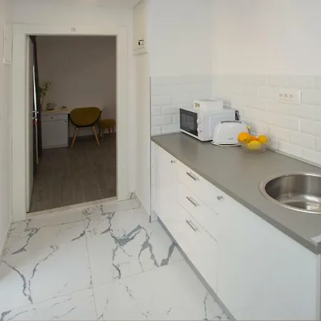 Central Old Town Guest house 3*