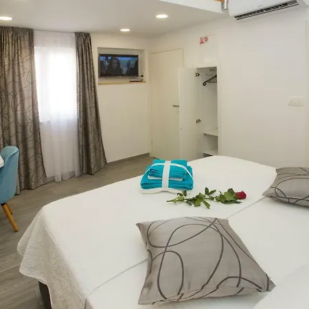 Guest house Central Old Town 3*