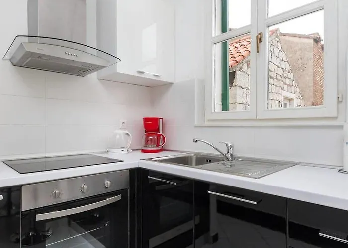 Central Old Town 3* Split