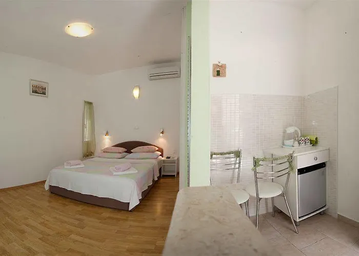 Central Old Town Gasthof Split