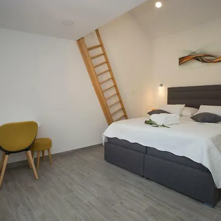 Central Old Town 3* Split