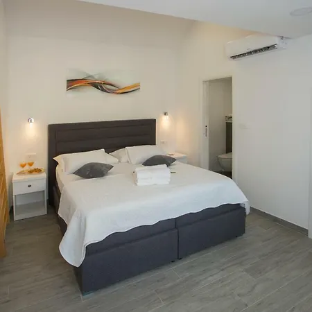 Central Old Town 3* Split